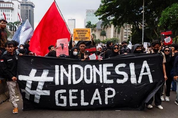 protes mahasiswa indonesia gelap