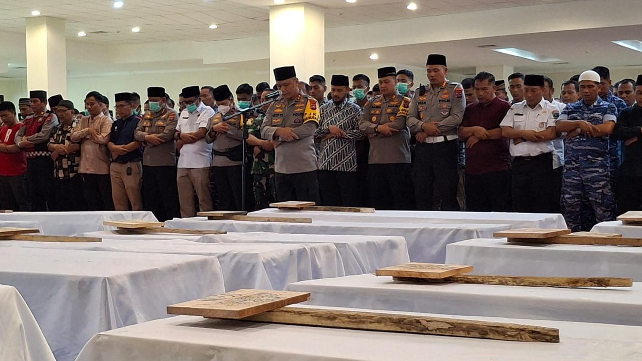 24 Jenazah Korban Banjir