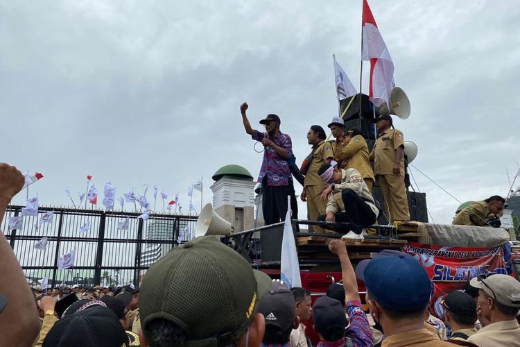 Demo Kades di Jakarta