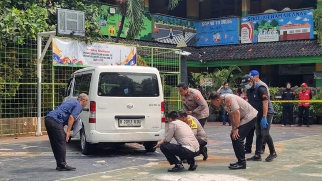 Kecelakaan Mobil MBG di SD Cilincing